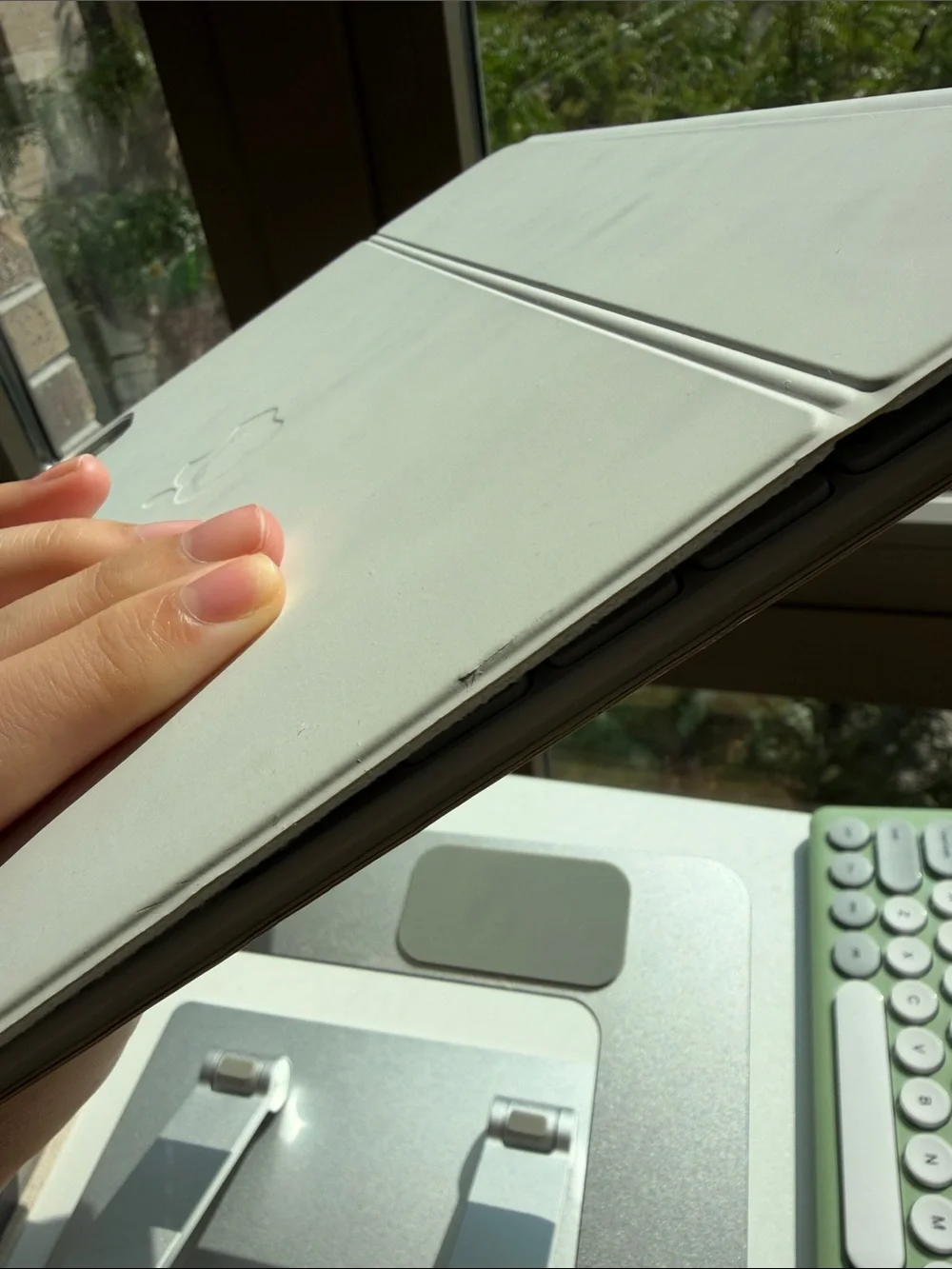 White Apple iPad Magic Keyboard (2021)